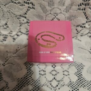 Jeffree Star Velour Lip Scrub